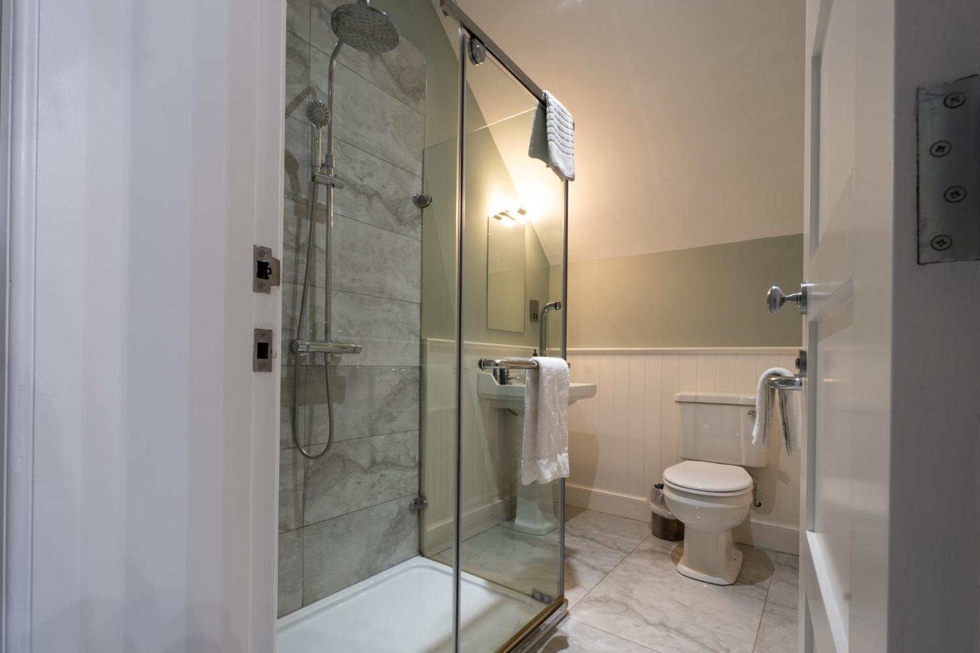Escape Ordinary At Lough Erne Golf Village เอนนิสคิลเลน ภายนอก รูปภาพ